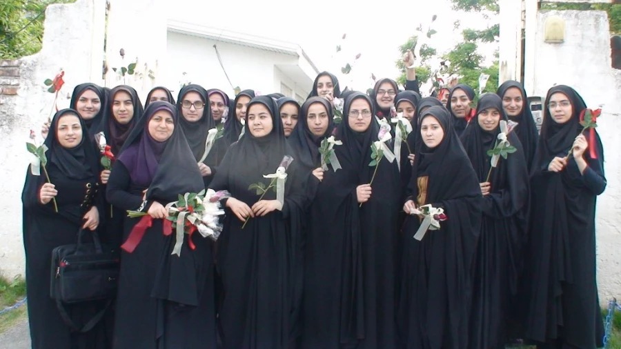 بازدید دانشجویان از سرای سالمندان باب الحوائج بابل-روزمادر