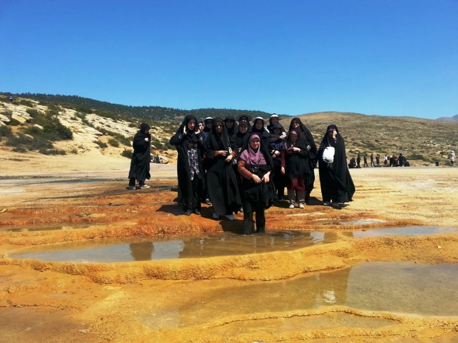 بادآب سورت ساری - اردوی انجمن ایرانگردی دانشجویان به همراه کارکنان مرکز آموزش عالی حضرت فاطمه(س) قائم شهر