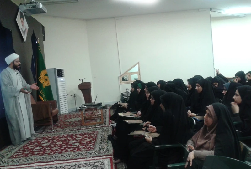 شرکت در کارگاه مهدویت در مشهد مقدس