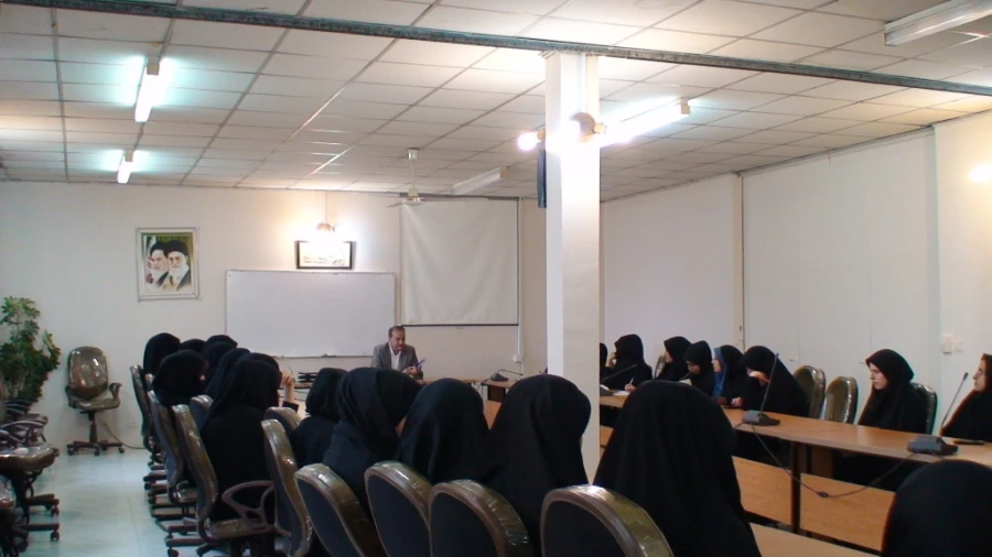 برگزاری کارگاه راز شاد زیستن در هفته گرامی داشت زن و بزرگداشت مادر