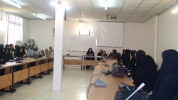 نشست مدیر مرکز با دانشجویان ورودی 93 انتقالی از همدان و خانوادهایشان