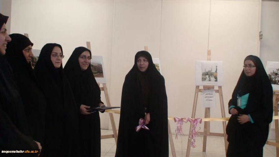 برپایی نمایشگاه عکس خانم سارا تقیان از دانشجویان مرکز