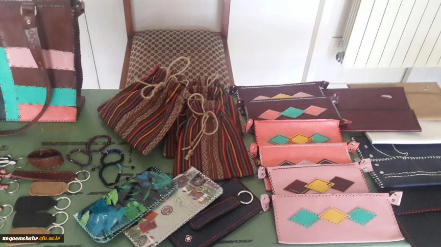 نمایشگاه دست ساخته های دانشجویی