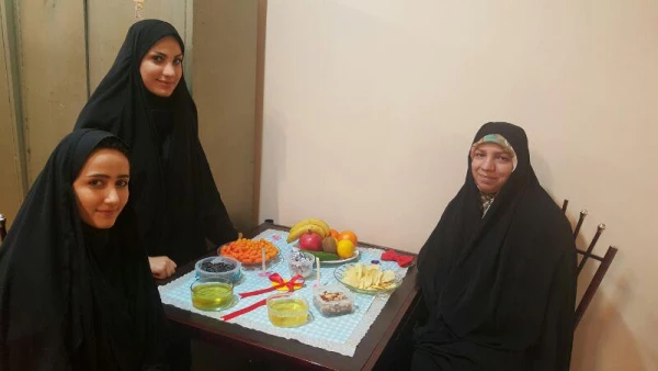 برگزاری مسابقه سفره آرایی شب یلدا در سرای دانشجویی مرکز 5