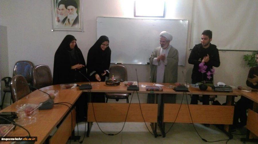 نشست فرهنگی اعضای نشریه ی هیوا با ریاست مرکز سرکار خانم دکتر نظرچوب و با حضور حاج آقا جعفری نماینده نهاد رهبری