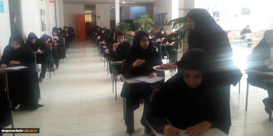 شیرین کامی دانشجویان به مناسبت آغاز دهه فجر