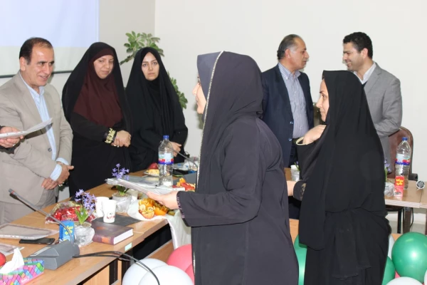 اولین مراسم تجلیل از بانوان شاغل دانشگاه فرهنگیان مازندران  21