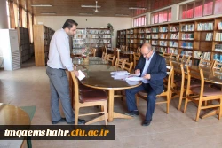 بازدید از کتابخانه حضور دکتر عمادی کارشناس مسوول پژوهش   و آقای کرامتی کارشناس مسوول نظارت وارزیابی استان 5