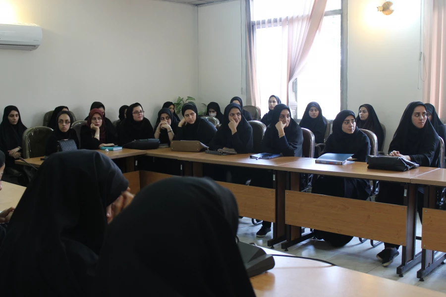 نشست صمیمی ریاست محترم مرکز آموزش عالی حضرت فاطمه (س) قائمشهر با دانشجو معلمان گرامی 2