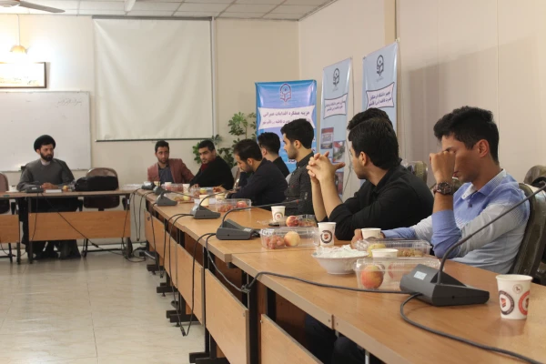 نشست اعضای اصلی نشریه هیوا، وابسته به نهاد رهبری در سال تحصیلی 97-96 3