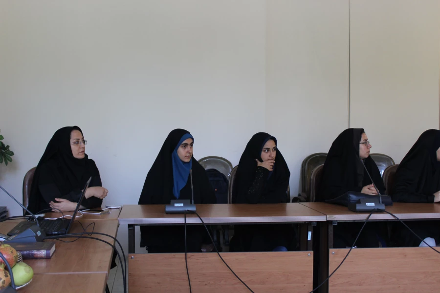 نشست هفته بهداشت روان با حضور سرکار خانم دکتر حسن نیا در پنجره باز 3