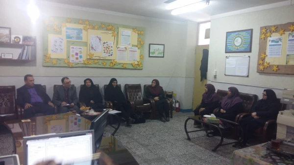 بازدید حوزه نظارت و ارزیابی و کارشناس بخش کارورزی مدیریت امور پردیس های استان از مدارس مجری کارورزی قائمشهر 2