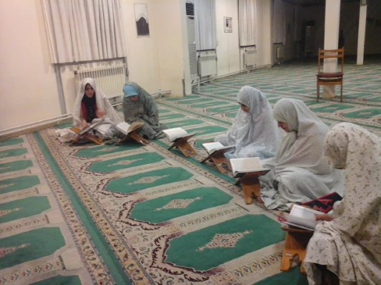 برگزاری مراسم انس با قران کریم در ایم ماه مبارک رمضان 3