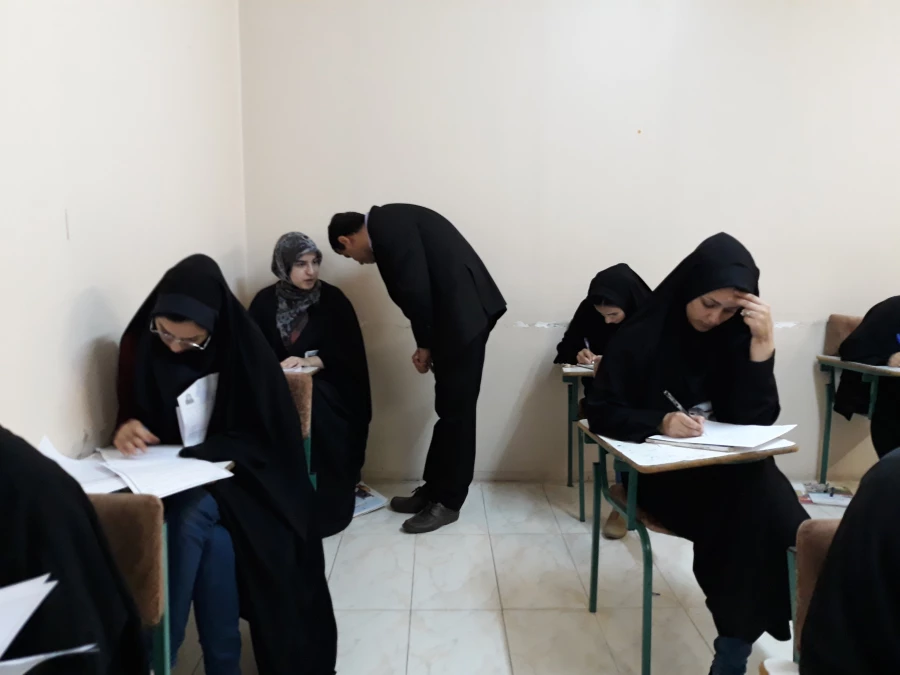 بازدید مدیریت امور پردیس های استان جناب آقای دکتر کساییان به همراه  گروه نظارت و ارزیابی  از برگزاری امتحانات پایانی نیمسال دوم 97-96  5