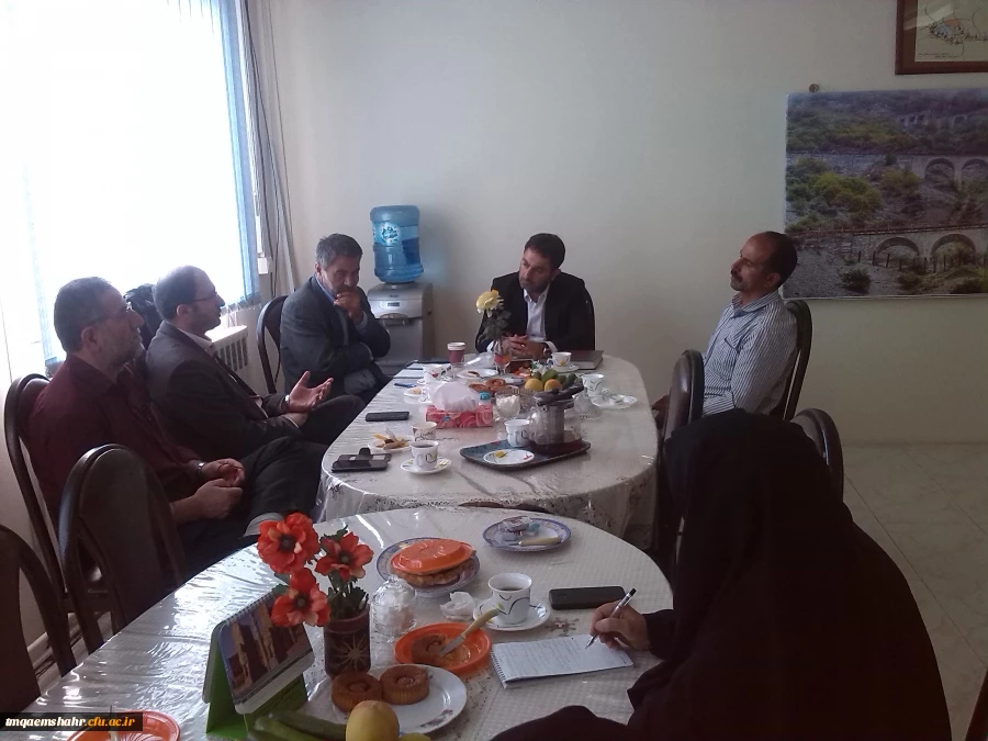 جلسه گروه معارف و تربیت اسلامی به منظور ساماندهی دروس در سال تحصیلی 98-97