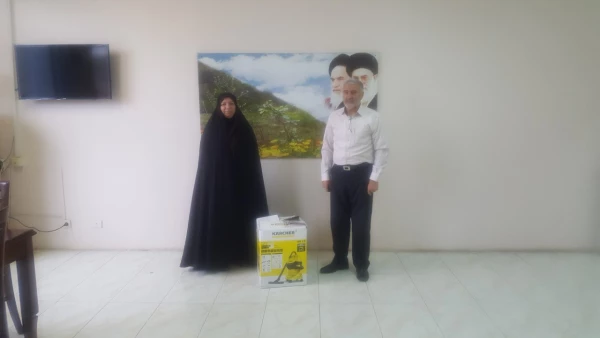 اهداء یک دستگاه جارو برقی نیمه صنعتی توسط آقای  اسماعیل رنجبر از خیرین محترم مرکز 3