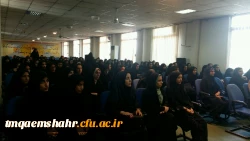 خوش آمدگویی به دانشجویان جدیدالورود توسط ریاست مرکز خانم دکنر مریم میرزاپور  4