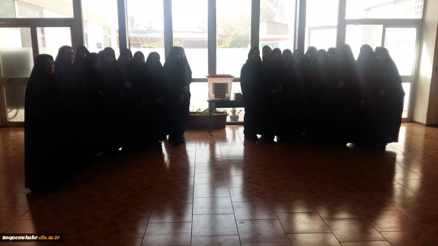 برپایی چادر هلال احمر جهت کمک به سیل زدگان  2