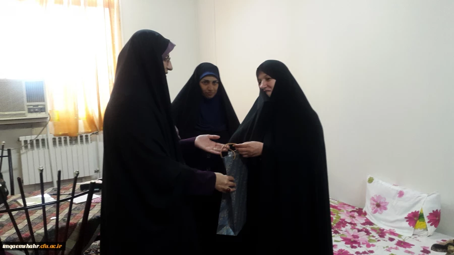 تقدیر و تشکر مسئولین مرکز از حضور مبلغ اعزامی از قم در ایام ماه مبارک رمضان در مرکز 2