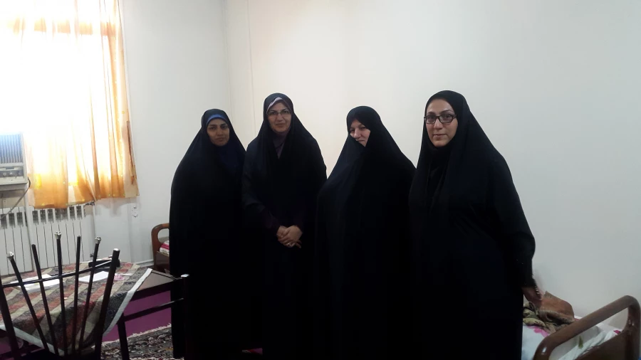 تقدیر و تشکر مسئولین مرکز از حضور مبلغ اعزامی از قم در ایام ماه مبارک رمضان در مرکز 3