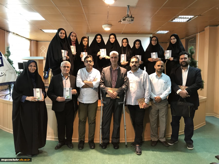 رونمایی کتاب سقف سفید با حضور نویسندگان کتاب و راوی کتاب جناب آقای دکتر قانعی  4