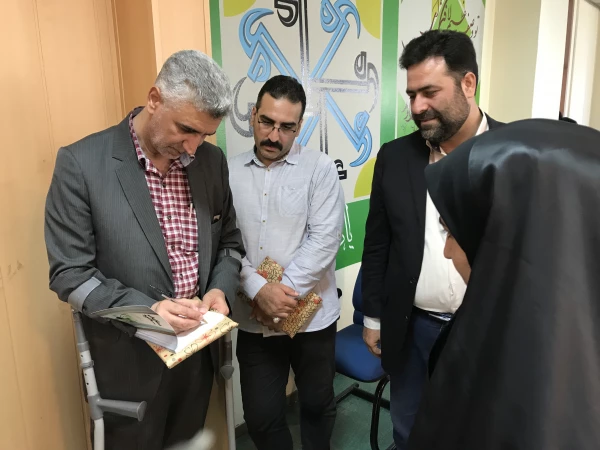 رونمایی کتاب سقف سفید با حضور نویسندگان کتاب و راوی کتاب جناب آقای دکتر قانعی  6