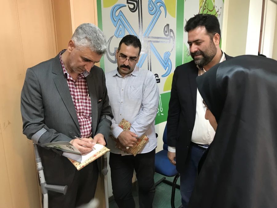 رونمایی کتاب سقف سفید با حضور نویسندگان کتاب و راوی کتاب جناب آقای دکتر قانعی  6