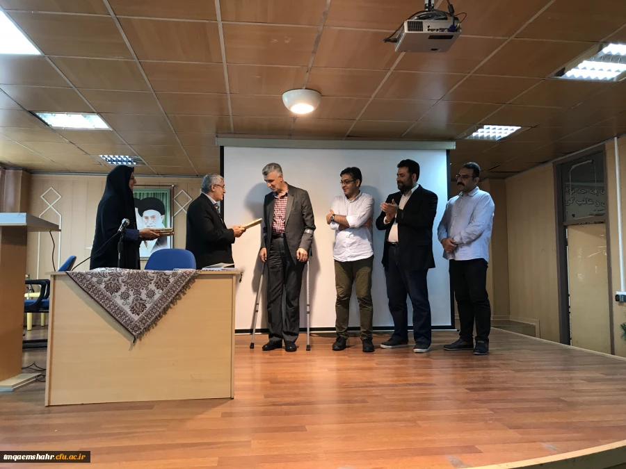 رونمایی کتاب سقف سفید با حضور نویسندگان کتاب و راوی کتاب جناب آقای دکتر قانعی  7