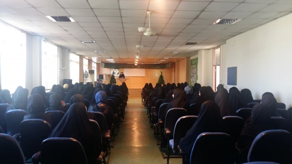 نشست صمیمی رییس مرکز با دانشجویان ورودی 97 3