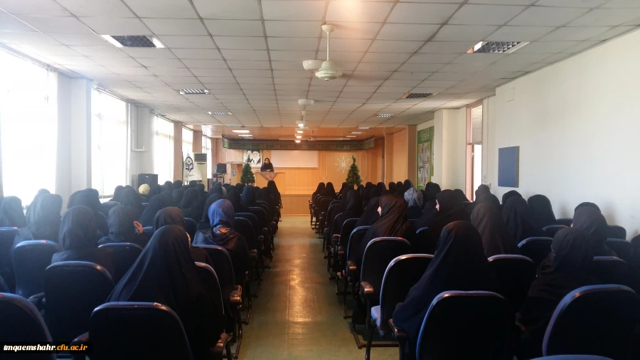 نشست صمیمی ریاست مرکزسرکار خانم دکتر دابویی  با دانشجویان ورودی 98 2