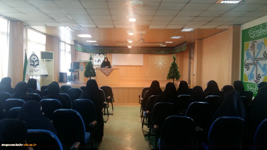 نشست صمیمی ریاست مرکزسرکار خانم دکتر دابویی  با دانشجویان ورودی 98 2