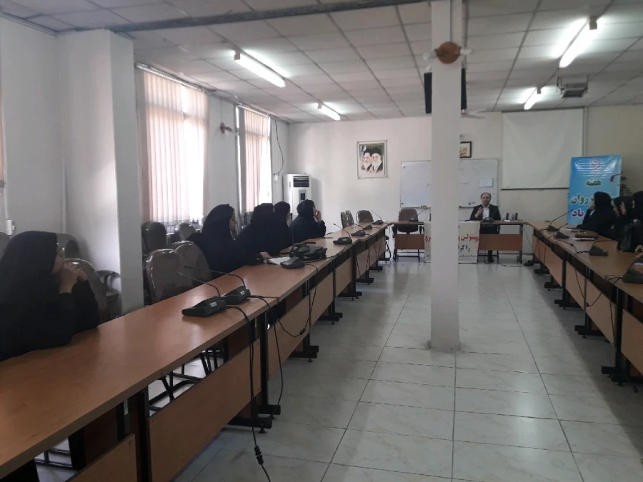 برگزاری کارگاه مشاوره  تحکیم خانواده ، جامعه بانشاط به  مناسبت هفته بهداشت روان 4