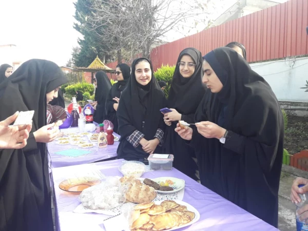  14 آبان روزی برای شناساندن زبان، لباس , آداب , رسوم و رونق صنعت گردشکری فرهنگی استان مازندران است. 4