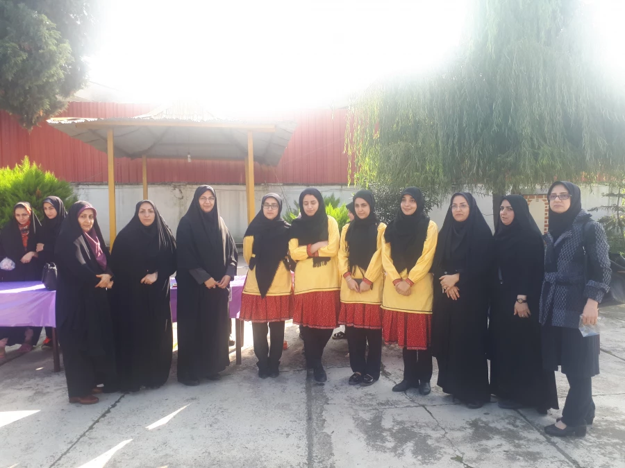  14 آبان روزی برای شناساندن زبان، لباس , آداب , رسوم و رونق صنعت گردشکری فرهنگی استان مازندران است. 7