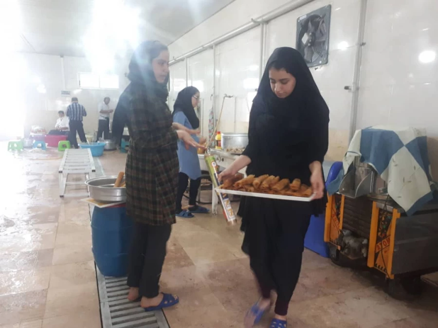  14 آبان روزی برای شناساندن زبان، لباس , آداب , رسوم و رونق صنعت گردشکری فرهنگی استان مازندران است. 15