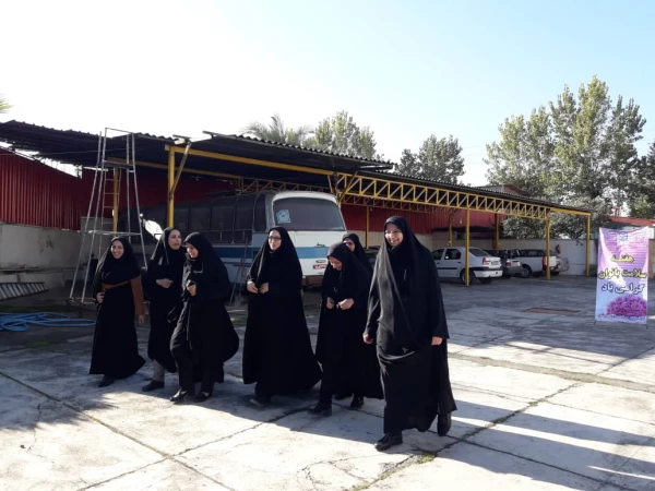 شعار هفته ملی سلامت بانوان ایرانی در سال98 ، "ورزش ، شادابی ، آرامش " تعیین شده است . 2