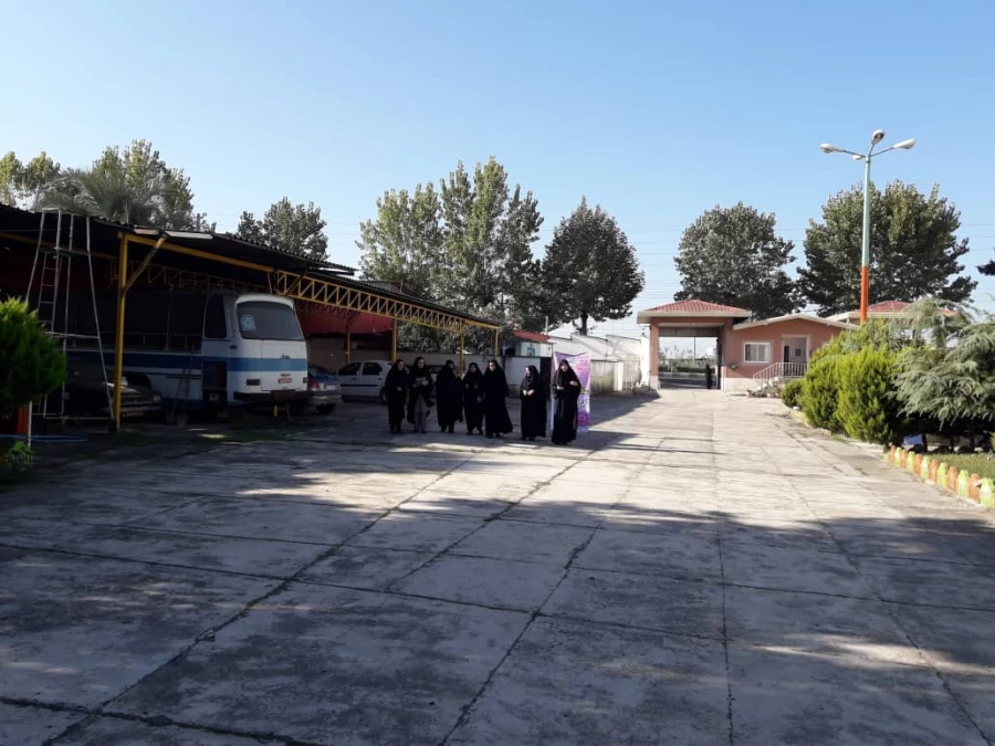 شعار هفته ملی سلامت بانوان ایرانی در سال98 ، "ورزش ، شادابی ، آرامش " تعیین شده است . 2