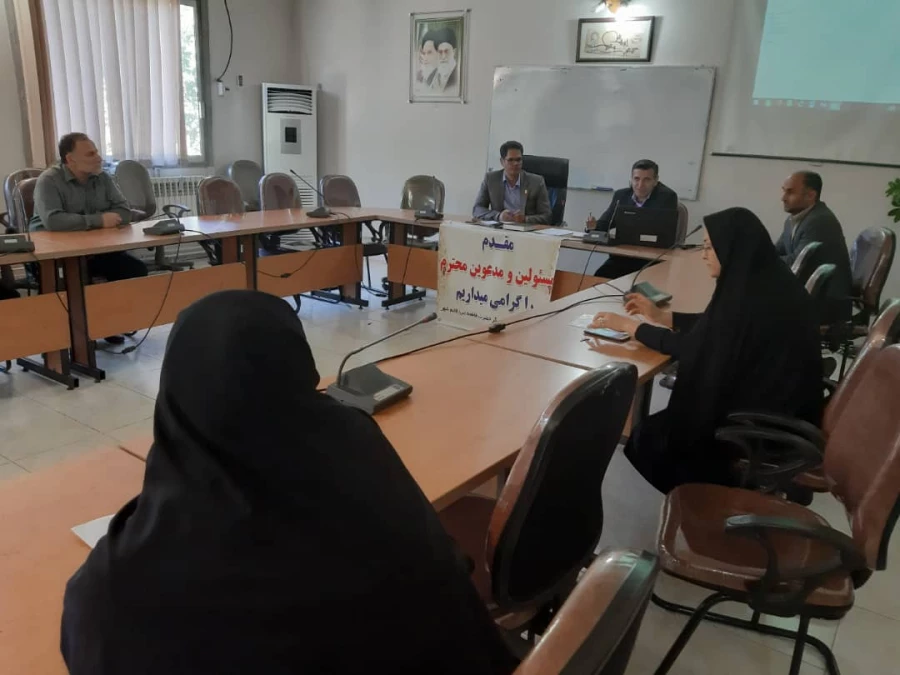 بازدید کارشناسان حوزه نظارت و ارزیابی، امور دانشجویی استان از  مرکز حضرت فاطمه (س) قائم شهر  2