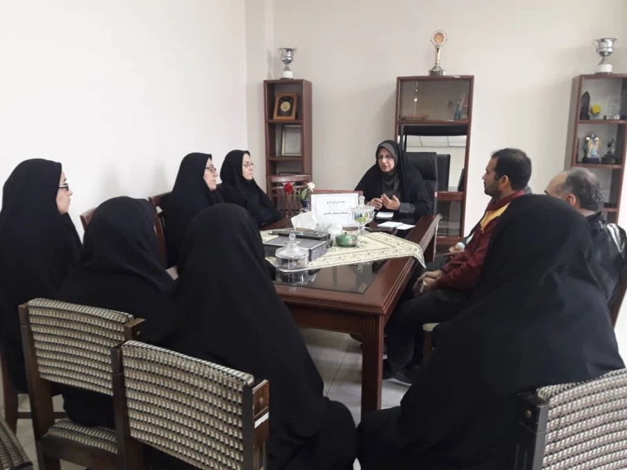 جلسه و نشست خانم دکتر دابوئی رییس مرکز حضرت فاطمه (س) با کارکنان دانشگاه فرهنگیان مرکز قائم شهر 2