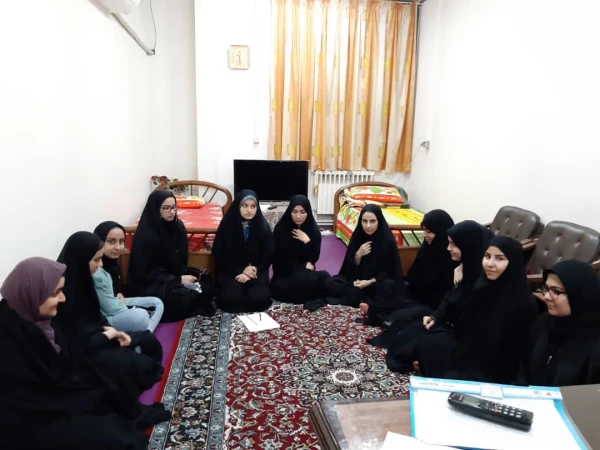 نشست صمیمی رییس مرکز با  تعدادی از دانشجو معلمان در اتاق سرپرستی  3