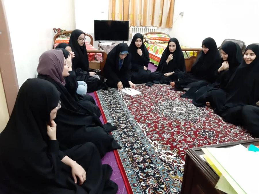 نشست صمیمی رییس مرکز با  تعدادی از دانشجو معلمان در اتاق سرپرستی  5