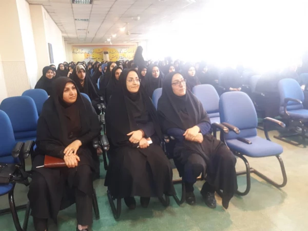 جلسه و نشست صمیمی آقای دکتر خدادادی رییس حراست استان با دانشجو معلمان مرکز آموزش عالی حضرت فاطمه (س) قائم شهر برگزار شد. 2