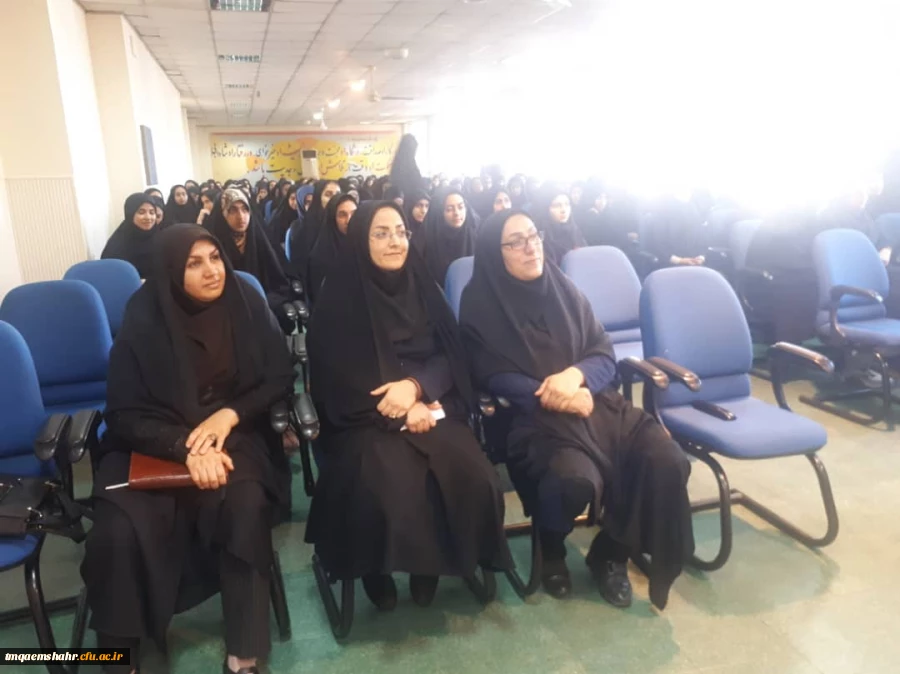 جلسه و نشست صمیمی آقای دکتر خدادادی رییس حراست استان با دانشجو معلمان مرکز آموزش عالی حضرت فاطمه (س) قائم شهر برگزار شد. 2