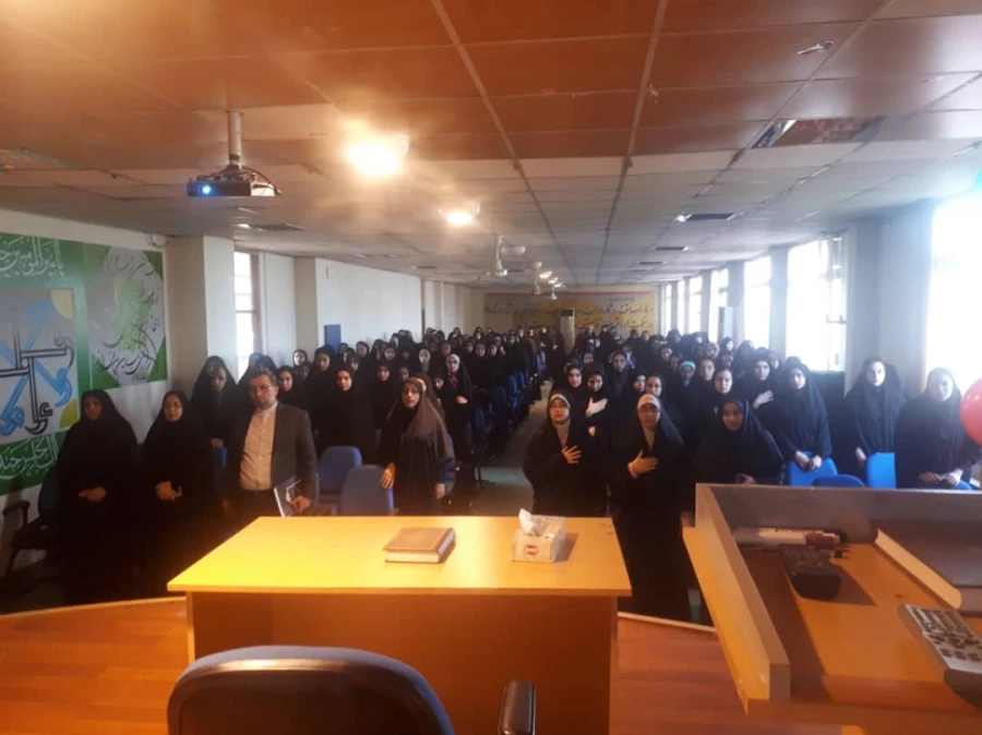 جلسه و نشست صمیمی آقای دکتر خدادادی رییس حراست استان با دانشجو معلمان مرکز آموزش عالی حضرت فاطمه (س) قائم شهر برگزار شد. 2