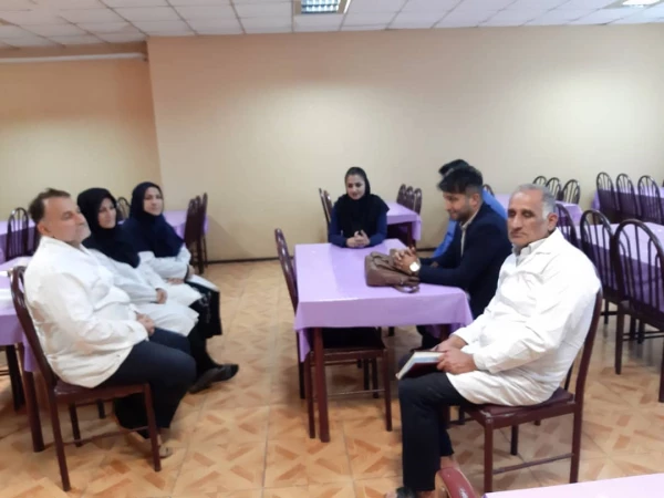 جلسه کارفرما شرکت با کادر آشپزخانه مرکز اموزش عالی حضرت فاطمه (س) قائم شهر برگزار شد . 2