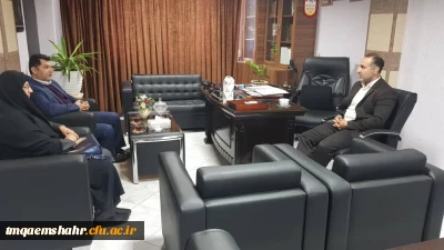 جلسه مشترک اقای میرزایی یکی از اعضای  شورای شهر ،اقای قدمی رییس اداره تربیت بدنی و خانم دکتر دابوئی رییس مرکز اموزش عالی حضرت فاطمه (س) قائم شهر برگزار شد .