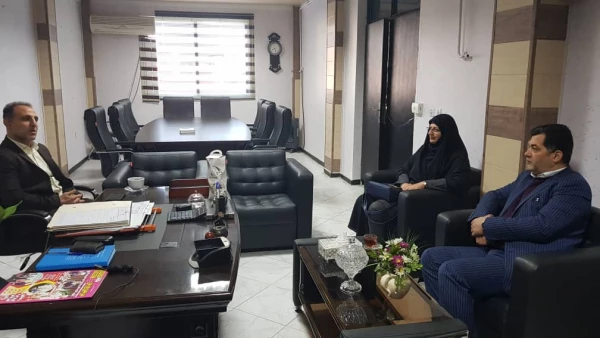 جلسه مشترک اقای میرزایی یکی از اعضای  شورای شهر ،اقای قدمی رییس اداره تربیت بدنی و خانم دکتر دابوئی رییس مرکز اموزش عالی حضرت فاطمه (س) قائم شهر برگزار شد . 2