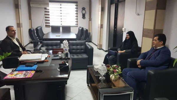 جلسه مشترک اقای میرزایی یکی از اعضای  شورای شهر ،اقای قدمی رییس اداره تربیت بدنی و خانم دکتر دابوئی رییس مرکز اموزش عالی حضرت فاطمه (س) قائم شهر برگزار شد . 2