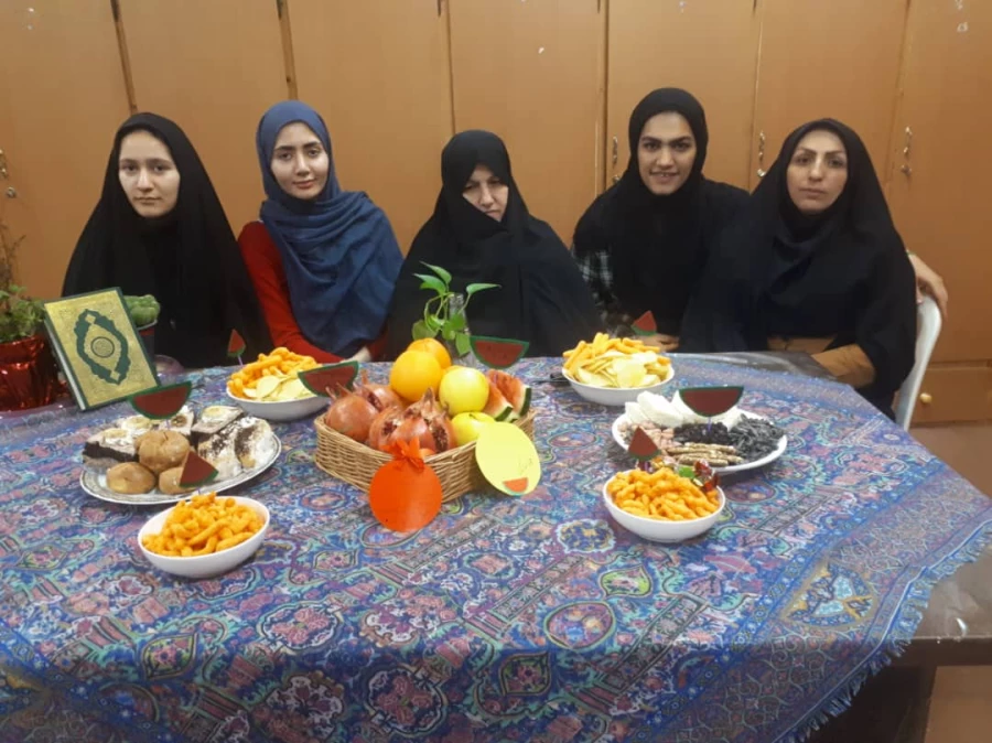 جشن شب یلدا در مرکز اموزش عالی حضرت فاطمه (س) قائم شهر برگزار شد . 2