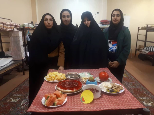 جشن شب یلدا در مرکز اموزش عالی حضرت فاطمه (س) قائم شهر برگزار شد . 2